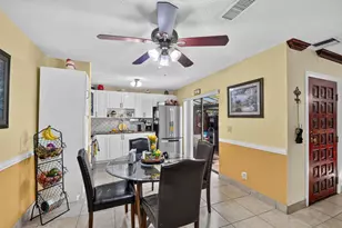 1610 Forest Lakes Cir, West Palm Beach, FL 33406 - Photo 11