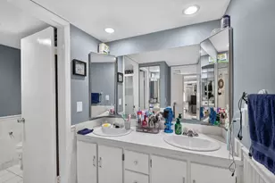1610 Forest Lakes Cir, West Palm Beach, FL 33406 - Photo 27