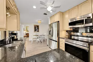 1010 NW 89th Way, Plantation, FL 33322 - Photo 17
