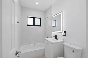 9001 NW 32nd Ct Rd, Miami, FL 33147 - Photo 19