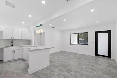 9001 NW 32nd Ct Road, Miami, FL 33147 - Photo 31