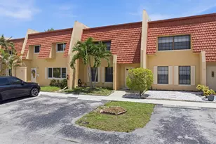 52 Canterbury Ln, Tamarac, FL 33319 - Photo 21