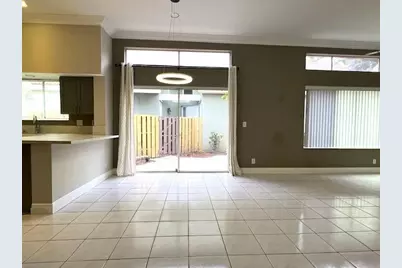 10110 NW 5th Street, Plantation, FL 33324 - Photo 9