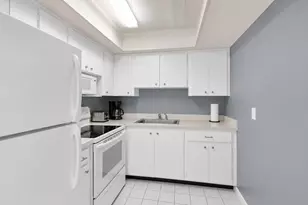 10000 Meridian Way N, Palm Beach Gardens, FL 33410 - Photo 13
