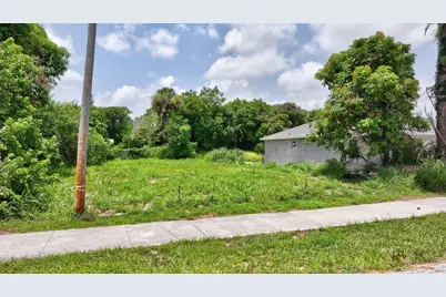 5684 SE 45th Avenue SE, Stuart, FL 34997 - Photo 5