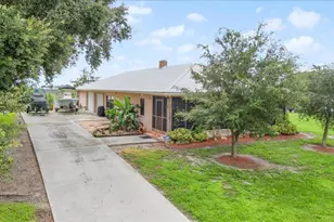 1121 River Rd, Moore Haven, FL 33471 - Photo 1