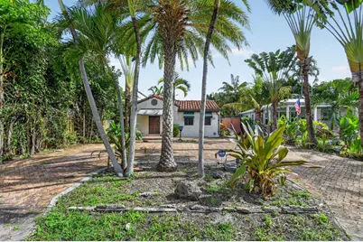 109 George Bush Boulevard, Delray Beach, FL 33444 - Photo 1