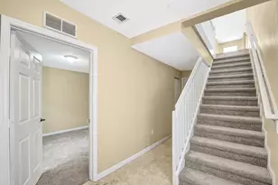 2725 NE 8th Ave, Wilton Manors, FL 33334 - Photo 3