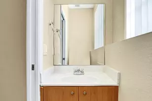 2725 NE 8th Ave, Wilton Manors, FL 33334 - Photo 23