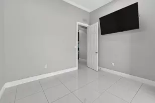 700 Cresta Cir, West Palm Beach, FL 33413 - Photo 27