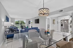 9923 S Hollybrook Lake Dr, Pembroke Pines, FL 33025 - Photo 5