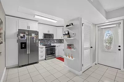 9923 S Hollybrook Lake Drive #305, Pembroke Pines, FL 33025 - Photo 9