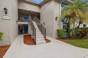 1601 Balfour Point Dr, West Palm Beach, FL 33411 - Photo 3