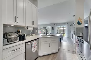 572 SW Bacon Terrace, Port Saint Lucie, FL 34953 - Photo 11