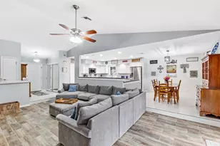 912 Blueberry Dr, Wellington, FL 33414 - Photo 9
