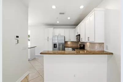 127 E Thatch Palm Circle, Jupiter, FL 33458 - Photo 7
