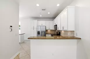 127 E Thatch Palm Cir, Jupiter, FL 33458 - Photo 7