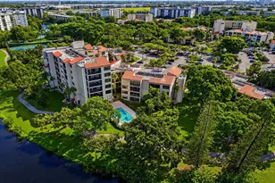 2322 S Cypress Bend Dr, Pompano Beach, FL 33069 - Photo 17