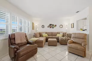 350 Horizons E, Boynton Beach, FL 33435 - Photo 9