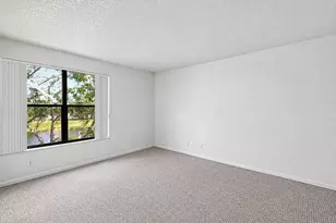 2322 S Cypress Bend Dr, Pompano Beach, FL 33069 - Photo 9