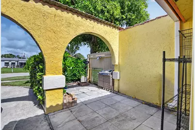4460 NE 5th Avenue, Boca Raton, FL 33431 - Photo 5