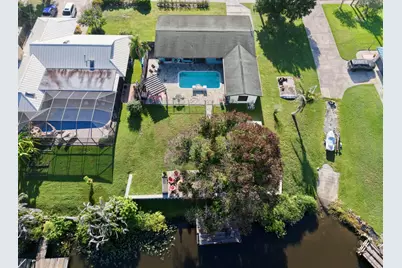 220 Riomar Drive, Port Saint Lucie, FL 34952 - Photo 3