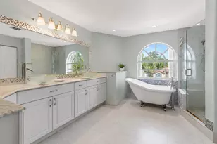 1021 NW 185th Ave, Pembroke Pines, FL 33029 - Photo 23