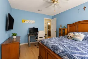 1021 NW 185th Ave, Pembroke Pines, FL 33029 - Photo 27