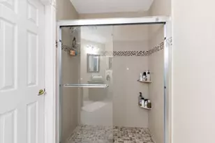 1021 NW 185th Ave, Pembroke Pines, FL 33029 - Photo 33