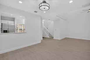 11451 Lakeview Dr, Coral Springs, FL 33071 - Photo 13