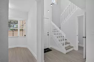 11451 Lakeview Dr, Coral Springs, FL 33071 - Photo 3