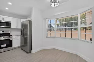 11451 Lakeview Dr, Coral Springs, FL 33071 - Photo 5