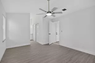 11451 Lakeview Dr, Coral Springs, FL 33071 - Photo 15