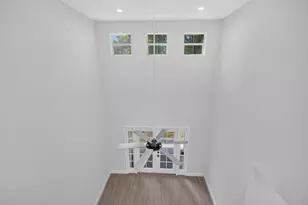 11451 Lakeview Dr, Coral Springs, FL 33071 - Photo 21