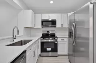 11451 Lakeview Dr, Coral Springs, FL 33071 - Photo 7