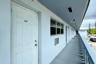 300 NE 191st St, Miami, FL 33179 - Photo 5