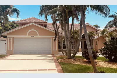 2001 Cypress Avenue, Fort Pierce, FL 34949 - Photo 1