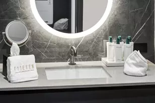 20 NE 11th St, Miami, FL 33132 - Photo 19