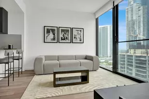 20 NE 11th St, Miami, FL 33132 - Photo 9