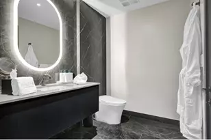20 NE 11th St, Miami, FL 33132 - Photo 17