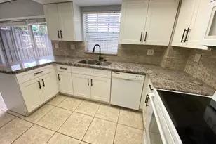 12366 SW 51st Pl, Cooper City, FL 33328 - Photo 7