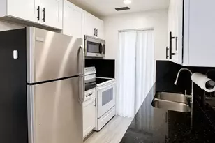 130 NW 57th St, Oakland Park, FL 33309 - Photo 5