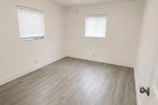130 NW 57th St, Oakland Park, FL 33309 - Photo 9