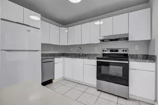 340 NW 19th St, Boca Raton, FL 33432 - Photo 1