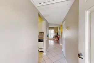 250 NE 20th St, Boca Raton, FL 33431 - Photo 3