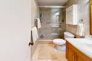 250 NE 20th St, Boca Raton, FL 33431 - Photo 17