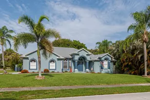 8173 SE Carlton St, Hobe Sound, FL 33455 - Photo 1