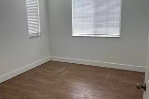 631 SW 111th Ln, Pembroke Pines, FL 33025 - Photo 9