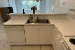 16323 SW 6th St, Pembroke Pines, FL 33027 - Photo 15