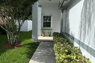 16323 SW 6th St, Pembroke Pines, FL 33027 - Photo 3
